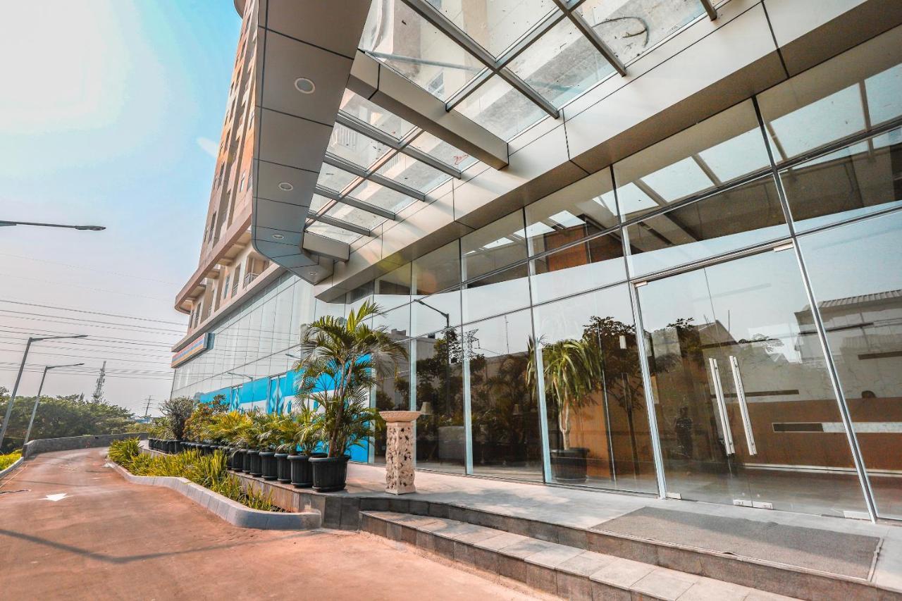 Super Oyo Collection O 16 Vittoria Residence Τζακάρτα Εξωτερικό φωτογραφία